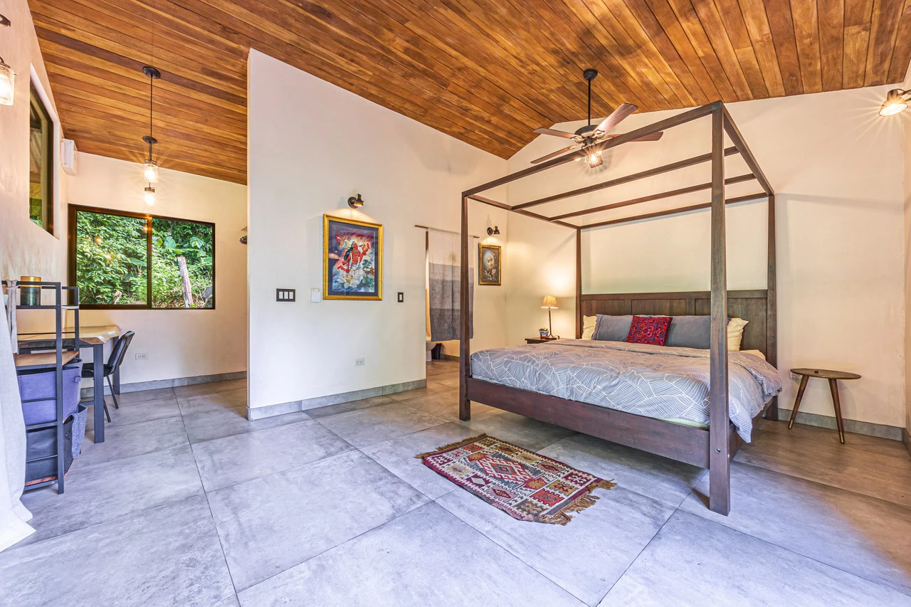 Tropical Hideaway – 7 Acres of Secluded Riverfront with a 3-Bedroom Home: Mountain House For Sale in Bahía Ballena - Gallery image 18
