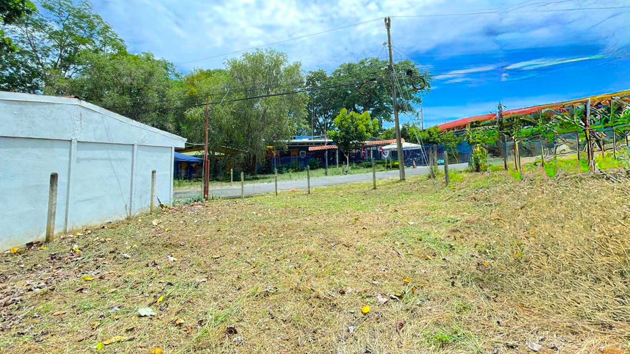 Lot for Sale Near Downtown Atenas, Alajuela – Residential or Commercial Use - photo 4