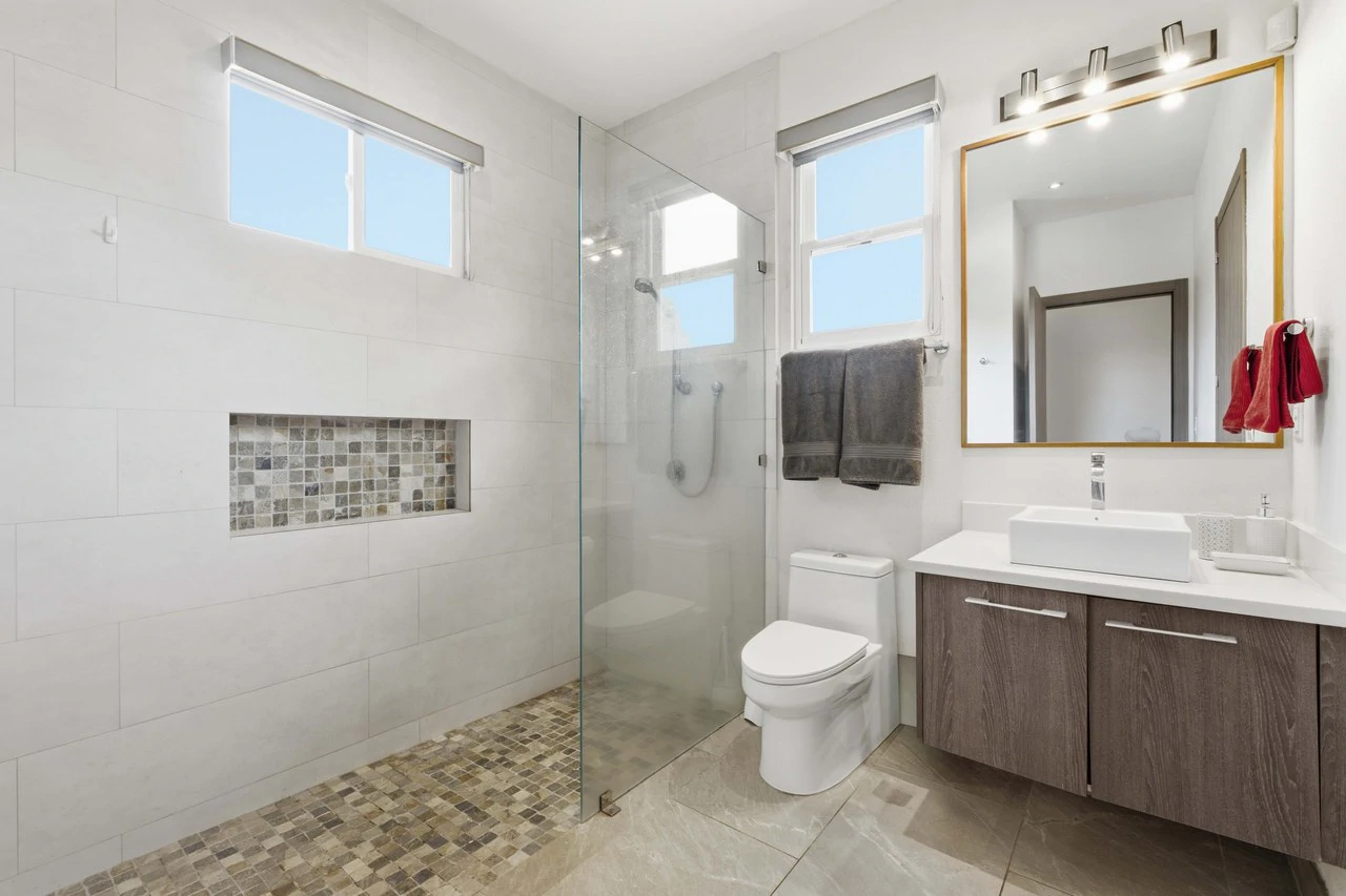 Casa Oasis: 3BR Main Residence + 2BR Guest House with Pool in Mar Vista, Playa Flamingo - Gallery image 28