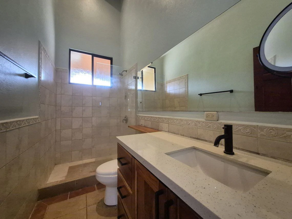 Casa Ora: Price Reduction - Charming Renovated Home with Expansion Potential, Close to All Amenities. - Gallery image 16