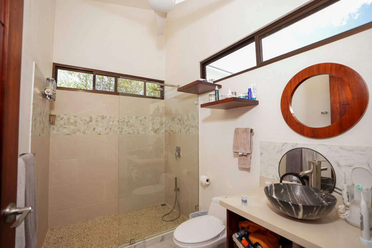 casa pacific: Exclusive Listing | Modern Ocean View Living in carrillo - photo 12