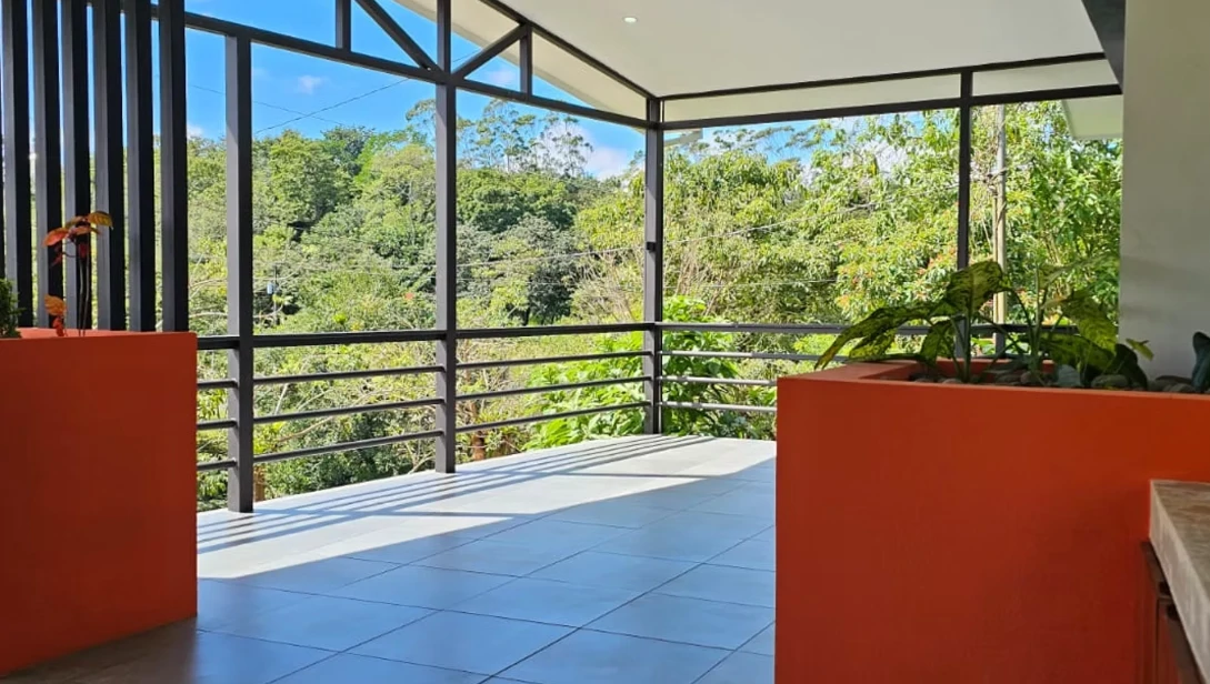 VILLA  AMANDA: Urban Style Home in Rural Setting - Gallery image 40