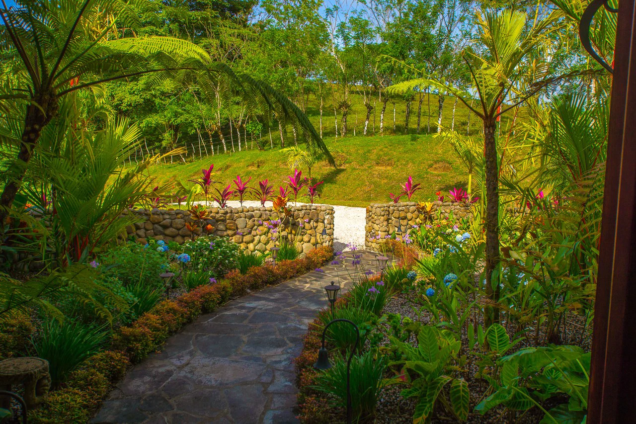 Luxury Vacation Rental Villas for Sale with Amazing Views of Lake Arenal - Gallery image 19