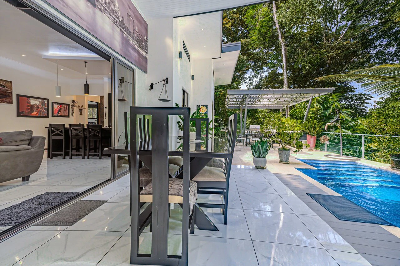Charming 2 Bedroom Home + Studio located in heart of Uvita - photo 21