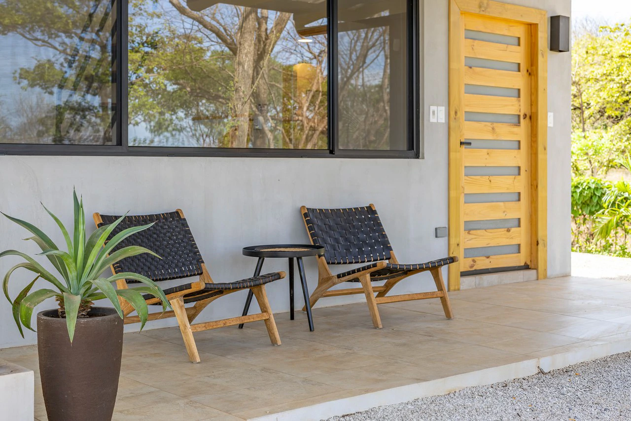 Casa Serena: Modern Villa with Pool and Guest House - Gallery image 23
