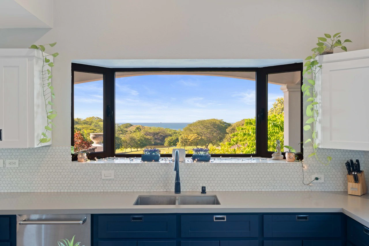 Villa Melina: Reserva Conchal Stunning Ocean and Golf course views - Gallery image 10