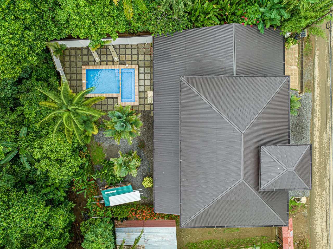 Happy Daze in Uvita: Commercial Building Opportunity in the Heart of Uvita. On Creek with Beautiful Jungle View - Gallery image 8