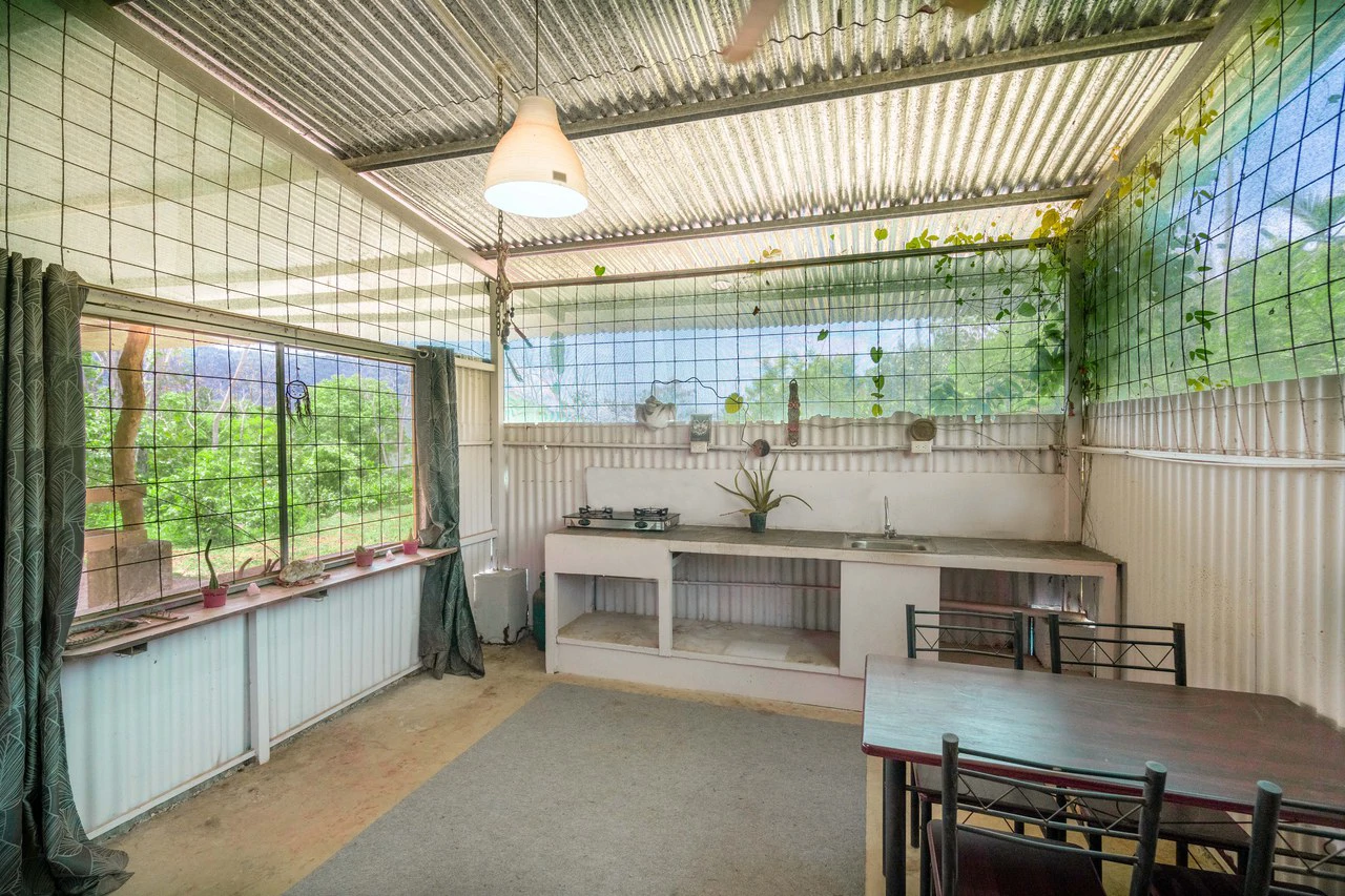 Mountain Mixed Use Building For Sale in Savegre - Gallery image 20