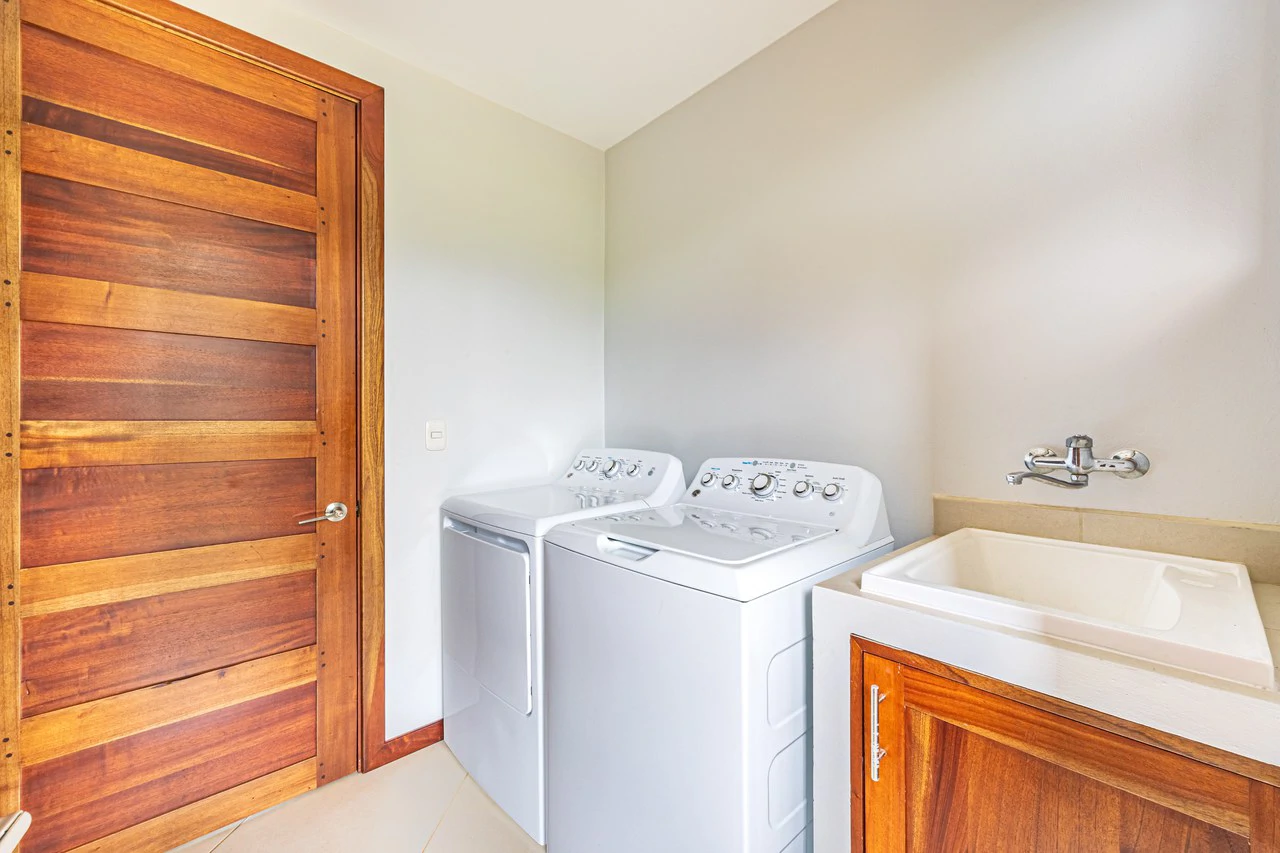 Uvita Home in Jardines del Sol with Private Pool and Dual Suites: Near the Coast House For Sale in Uvita - Gallery image 18