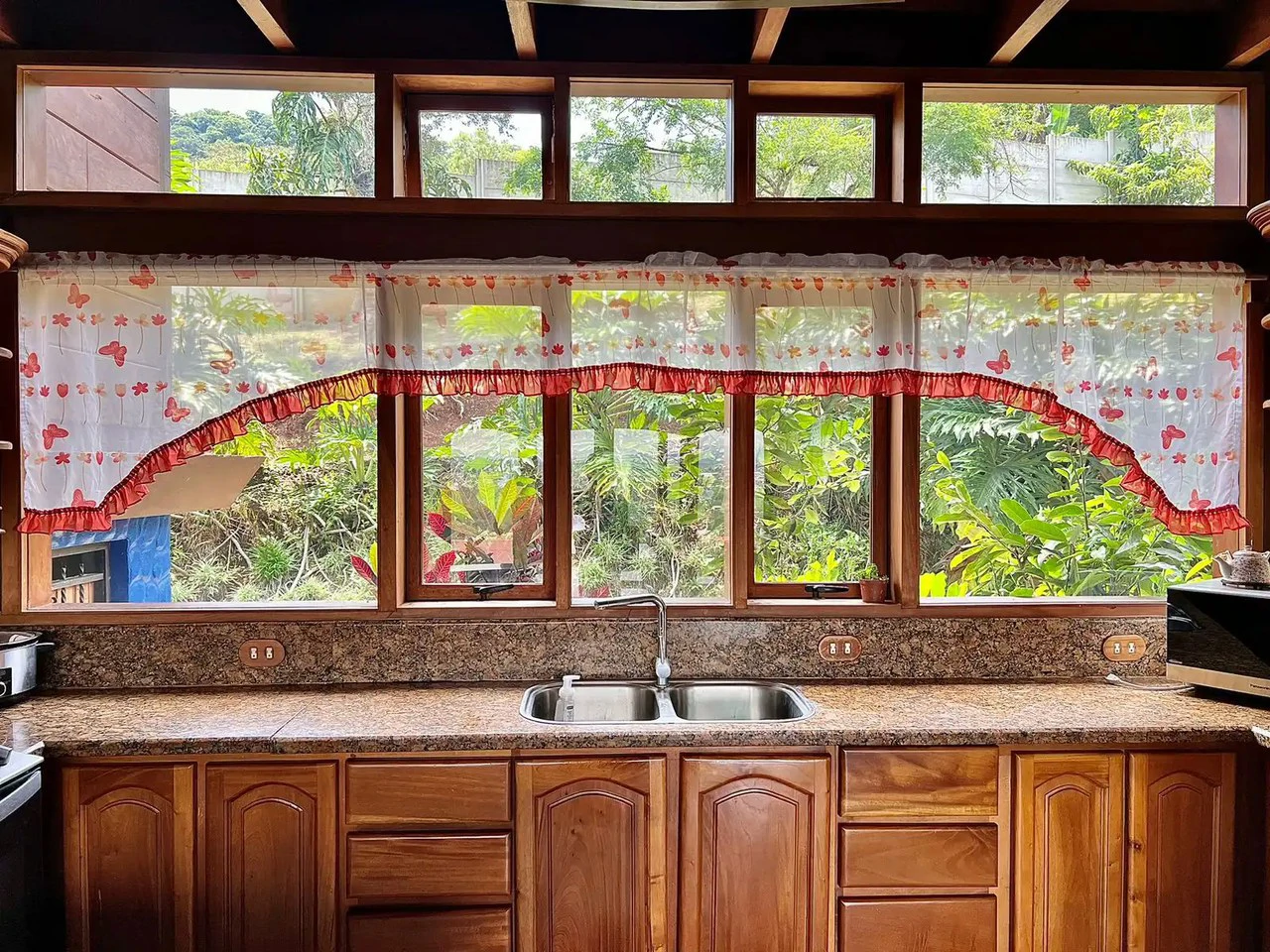 House For Sale in San Isidro - Gallery image 6