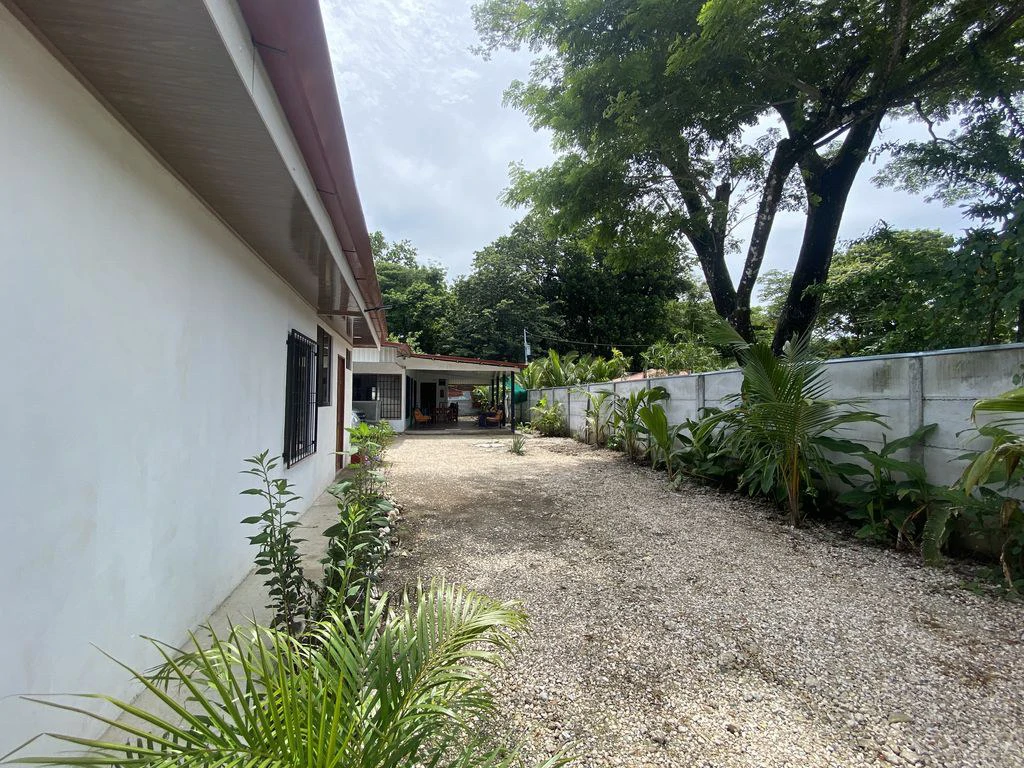 Casa Munoz: 3 Bedroom Home and 2 Unit Duplex with space for a pool, Located in El Canto de los Gavilanes - Gallery image 3