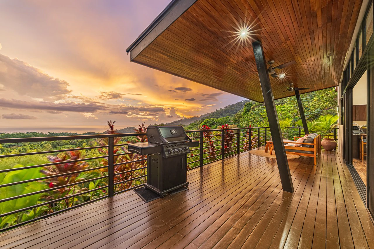 Casa Markissa: Luxury Oceanview Villa with Proven Rental Income. - Gallery image 3