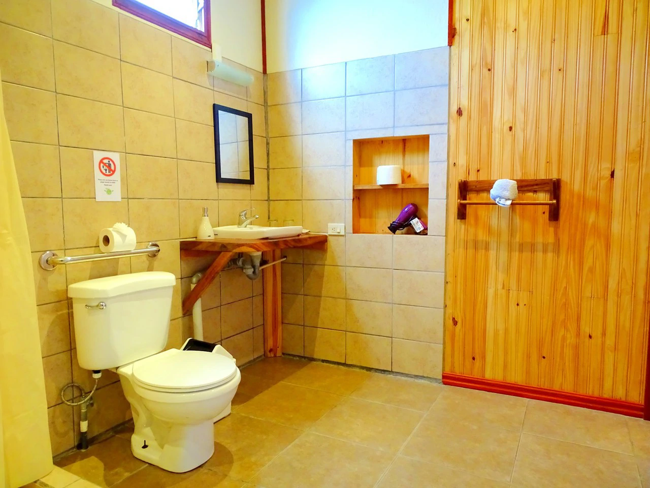 Unique Hotel in Monteverde. Cerro Plano.: Established 11-Room Hotel with Apartments in Monteverde – Prime Location & Proven Track Record - Gallery image 32