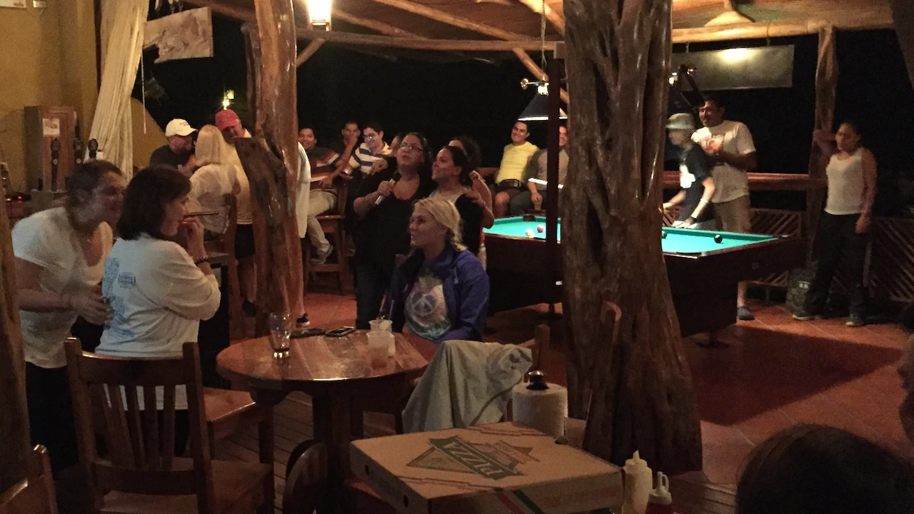 Howlers Bar n Grill: Well Established Bar and Restaurant For Sale in front of Lake Arenal. - Gallery image 16