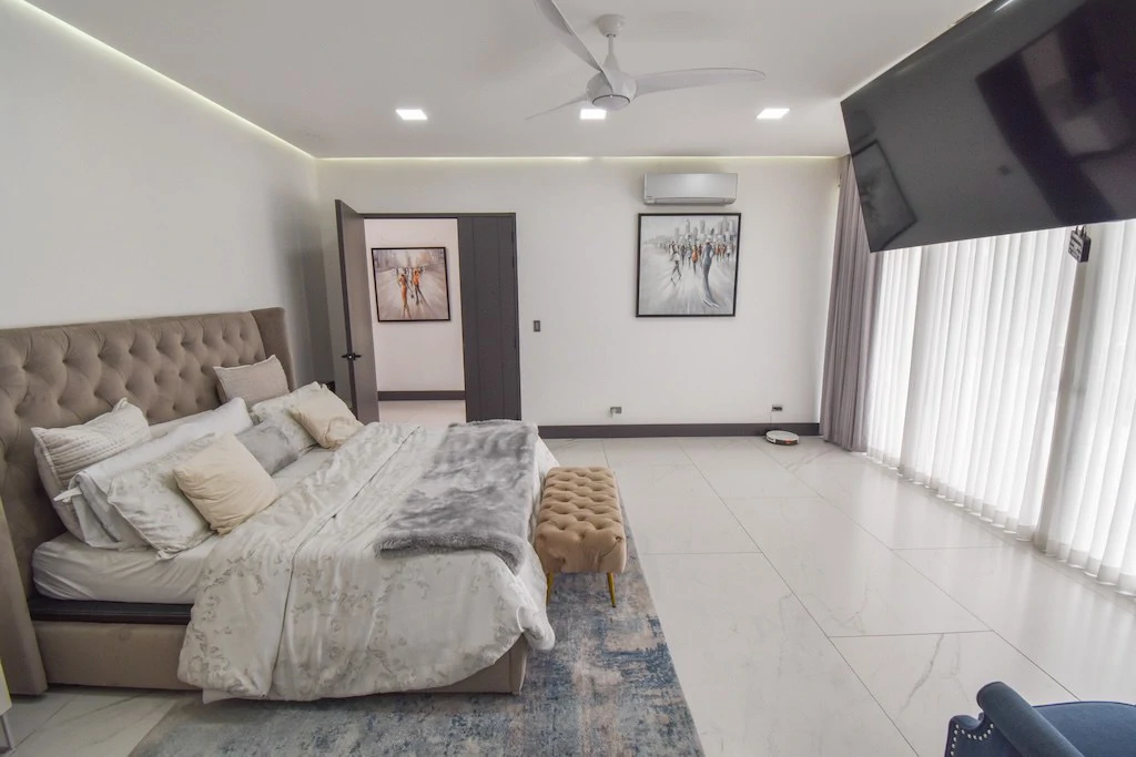 House For Sale in Lindora - Gallery image 17