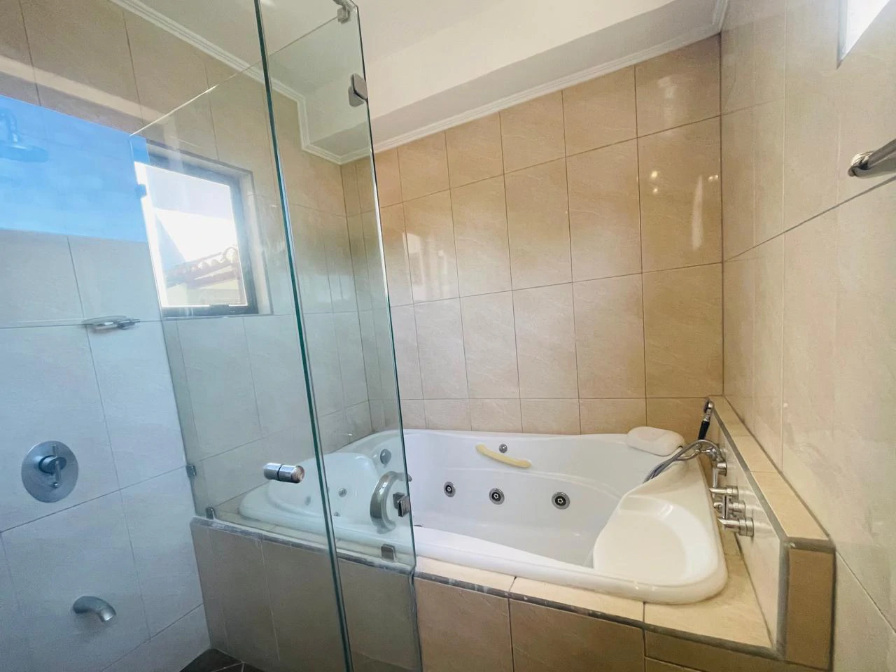 House for sale in Condominium with garden Belén Heredia Costa Rica - Gallery image 14