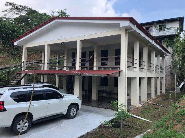 0.27 ACRES – 3 Bedroom Solid & Beautiful Home In Central Location, Easy 2WD Access!!! - Gallery image 5