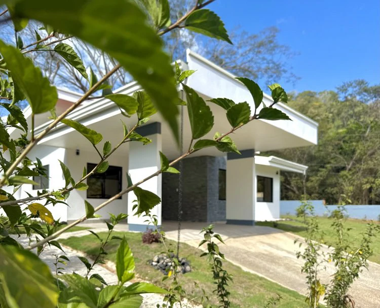 Villa Flores:   Brand new build in upcoming Villas del Mar neighbourhood.  $399,000 USD - Gallery image 25