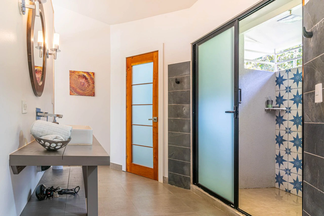 Estate Property in Escaleras, Multi-Use, Residential/HOTEL/Commercial - Gallery image 26