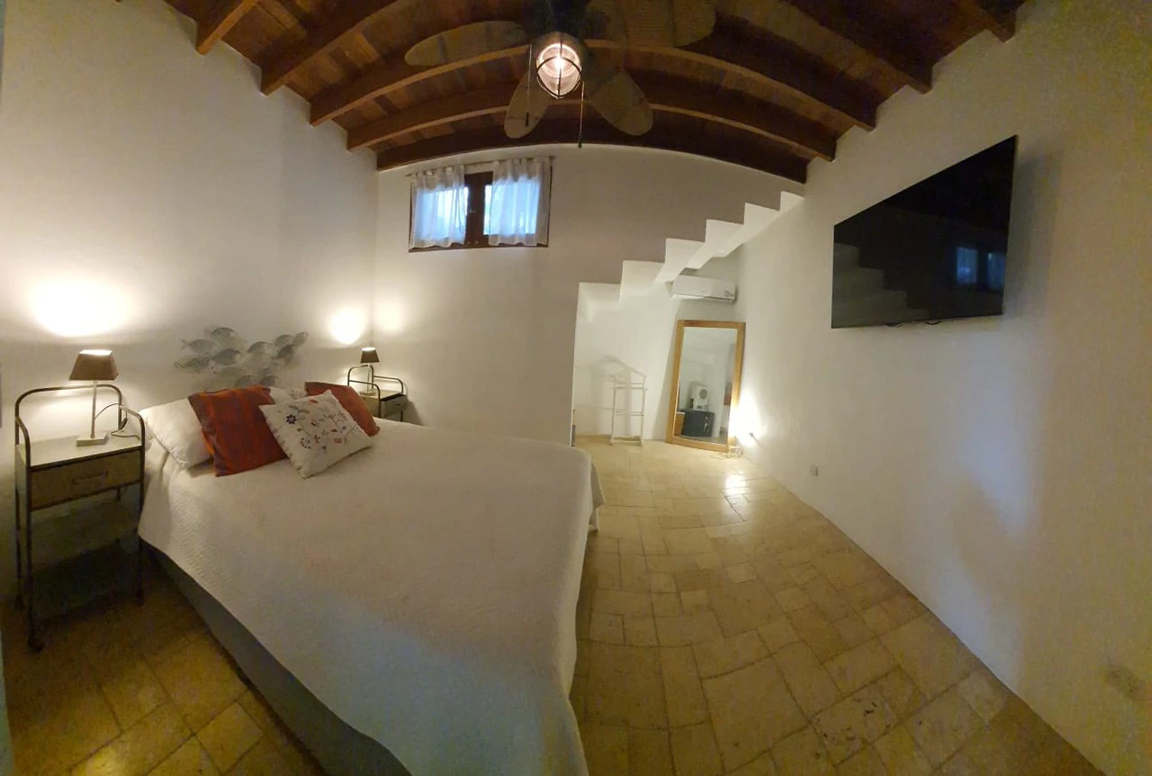 Property with 3 homes and pool: Tropical Gardens steps to the Beach in Mal País and minutes to Santa Teresa - Gallery image 16