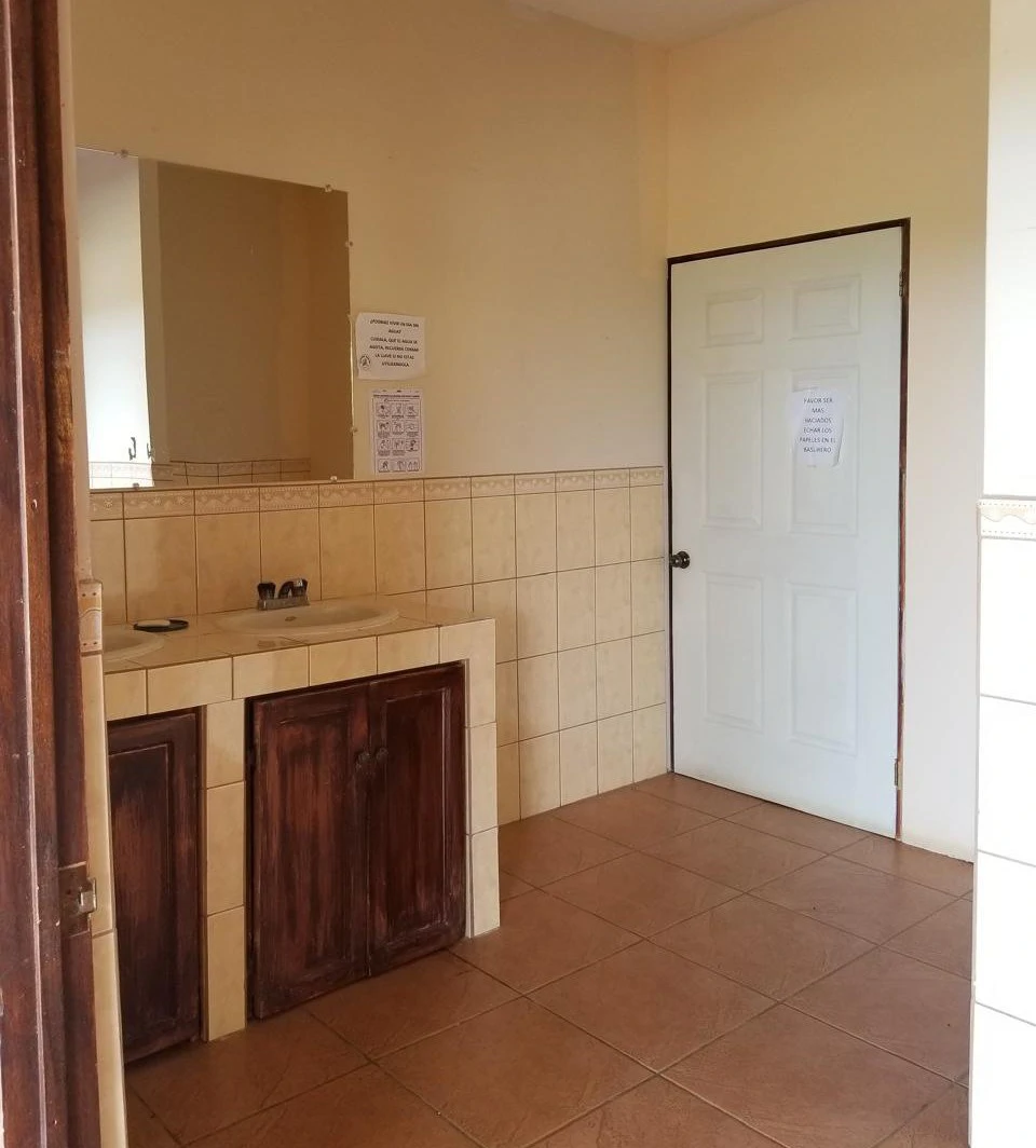 Solid investment in Limón: Consolidated commercial property in Siquirres: Mixed Use Building For Sale in Siquirres - Gallery image 7