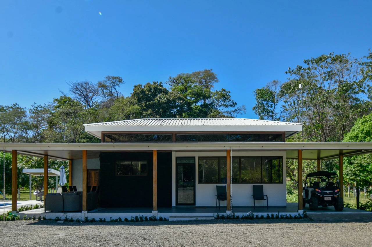 Home and Rental Apartment in Quiet Neighborhood - Gallery image 7