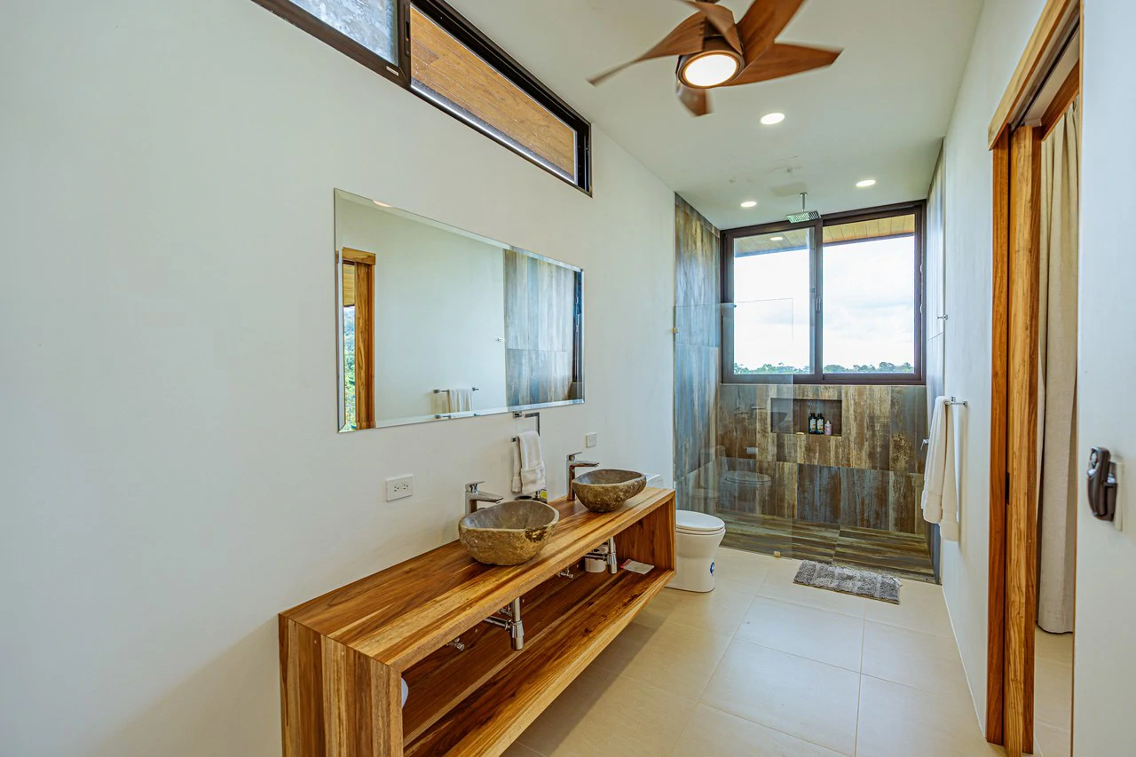 Casa Las Brisas Stunning Whale’s Tail Ocean View Home in Uvita - Gallery image 58