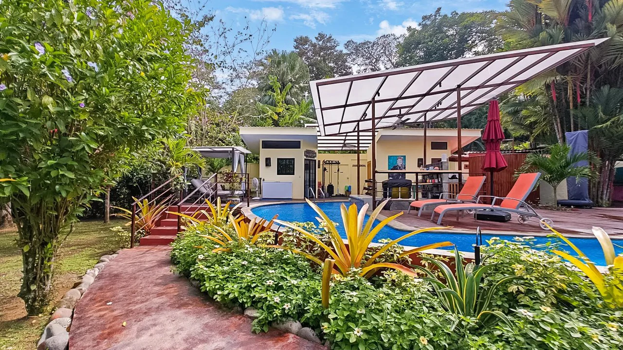 ID 956: Turnkey Entertainment Home with Pool on Titled 1,443m² Lot in Playa Chiquita - Gallery image 4