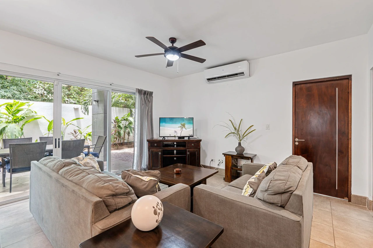 Casa Blanca 4: Stunning Condo with Quality Finishes, Terrace & Resort-Style Amenities - Gallery image 2