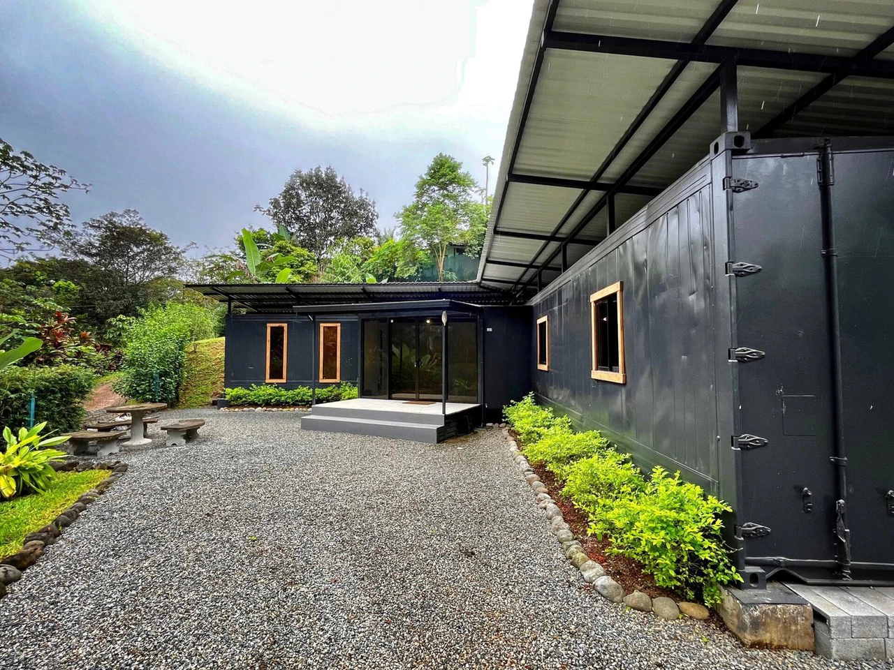 0.19 ACRES – 3 Bedroom Container Homes With Additional Building Lot,15min to Dominical and Beaches!! - Gallery image 3