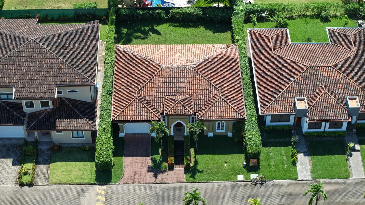 Casa Tropical: Best entry into highly sought after community! - Gallery image 22