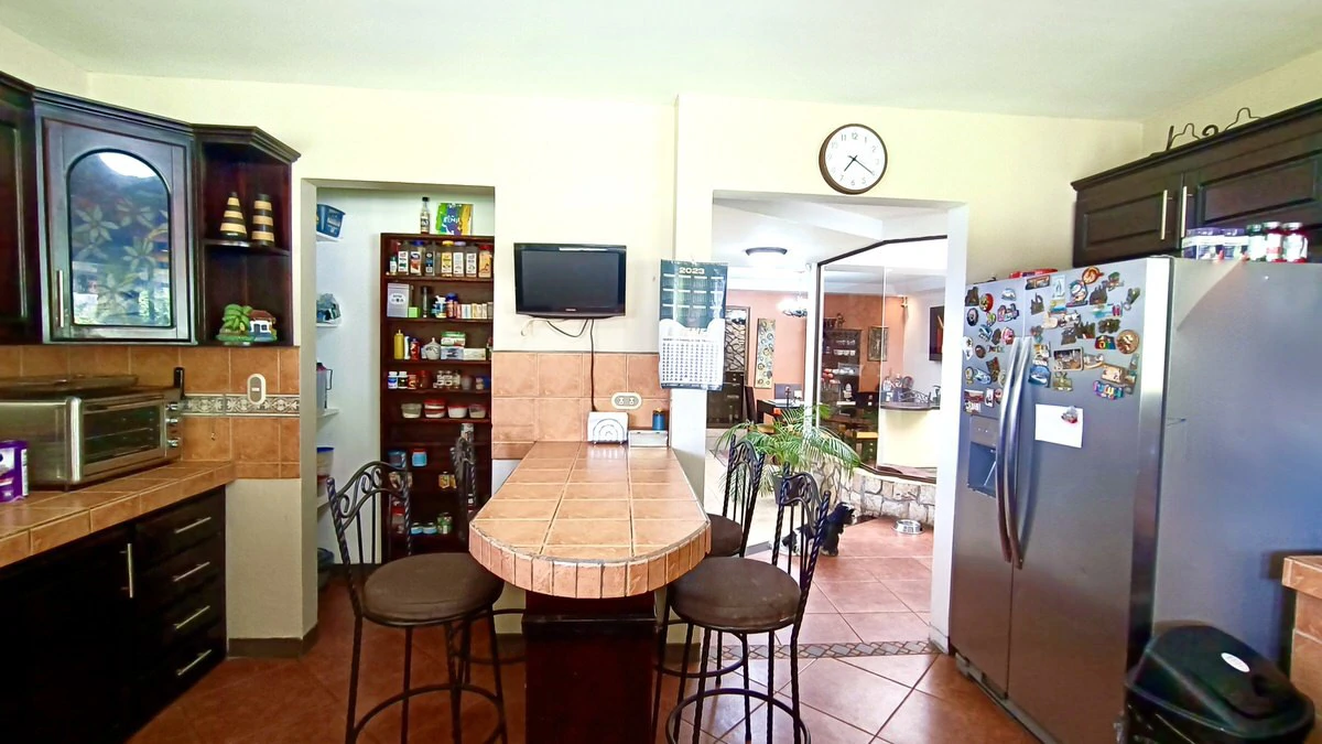 Property for sale with the 3 houses in San Rafael - Gallery image 55
