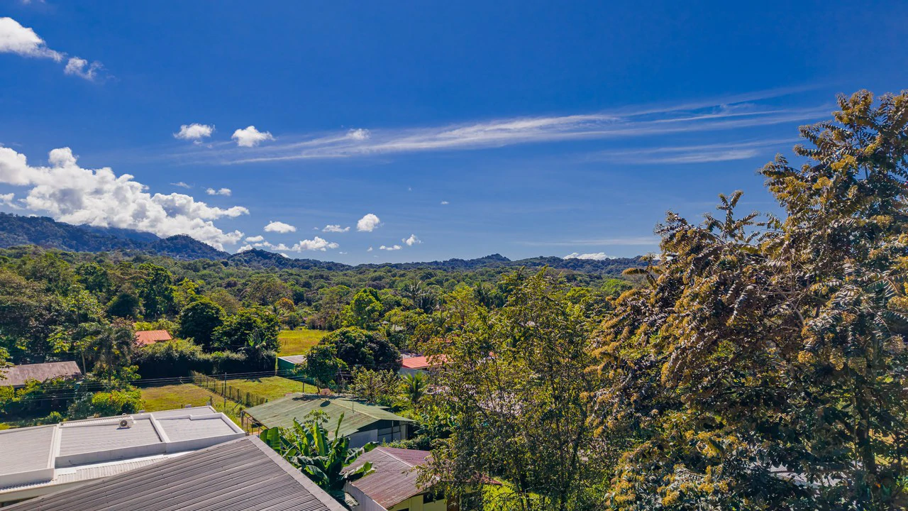 Turnkey Home in Ojochal Expansion Potential & Mountain Views - Gallery image 13