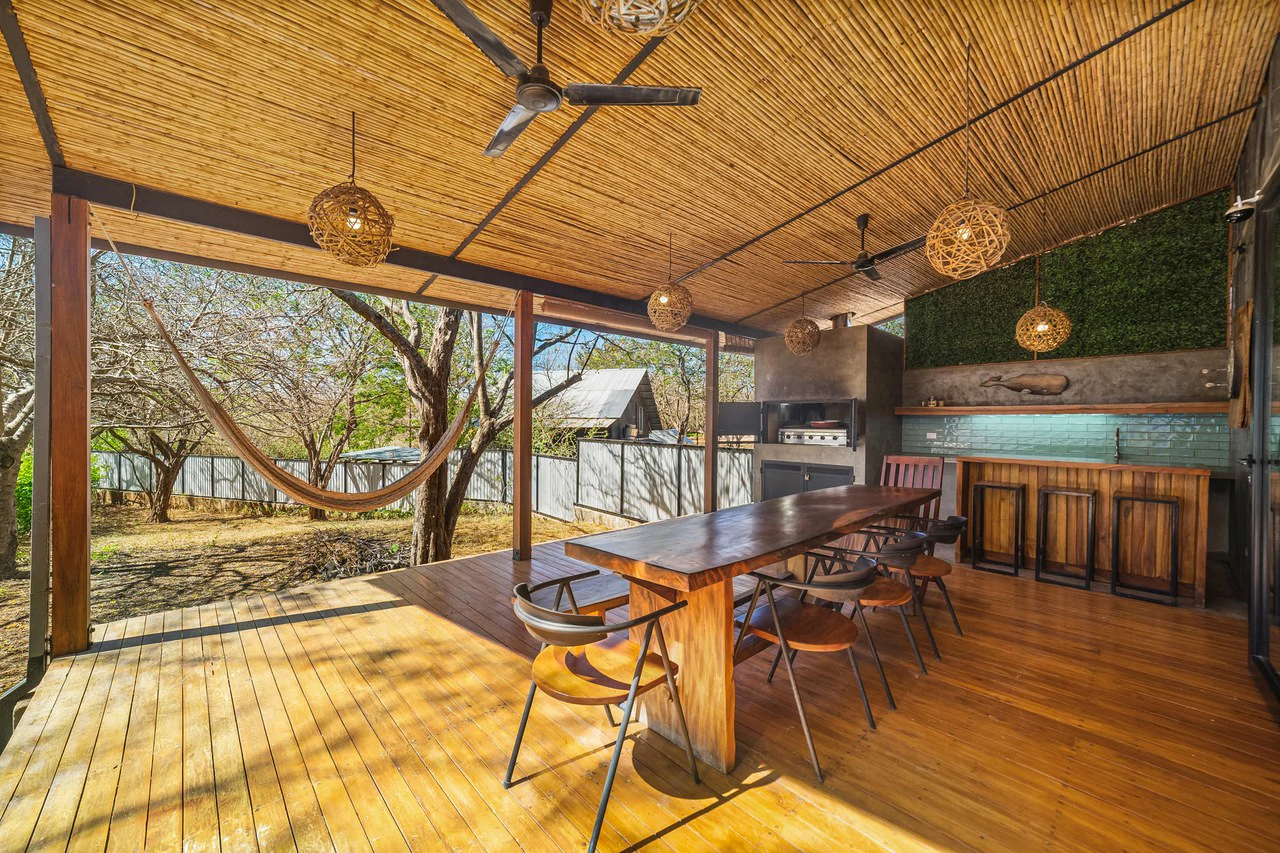Surfside Container Home: Turnkey 2BR & Mixed-Use Potential - Gallery image 13