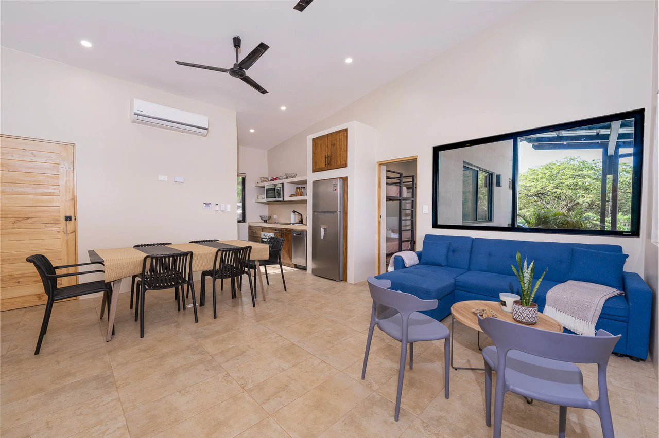 Casa Serena: Modern Villa with Pool and Guest House - Gallery image 15
