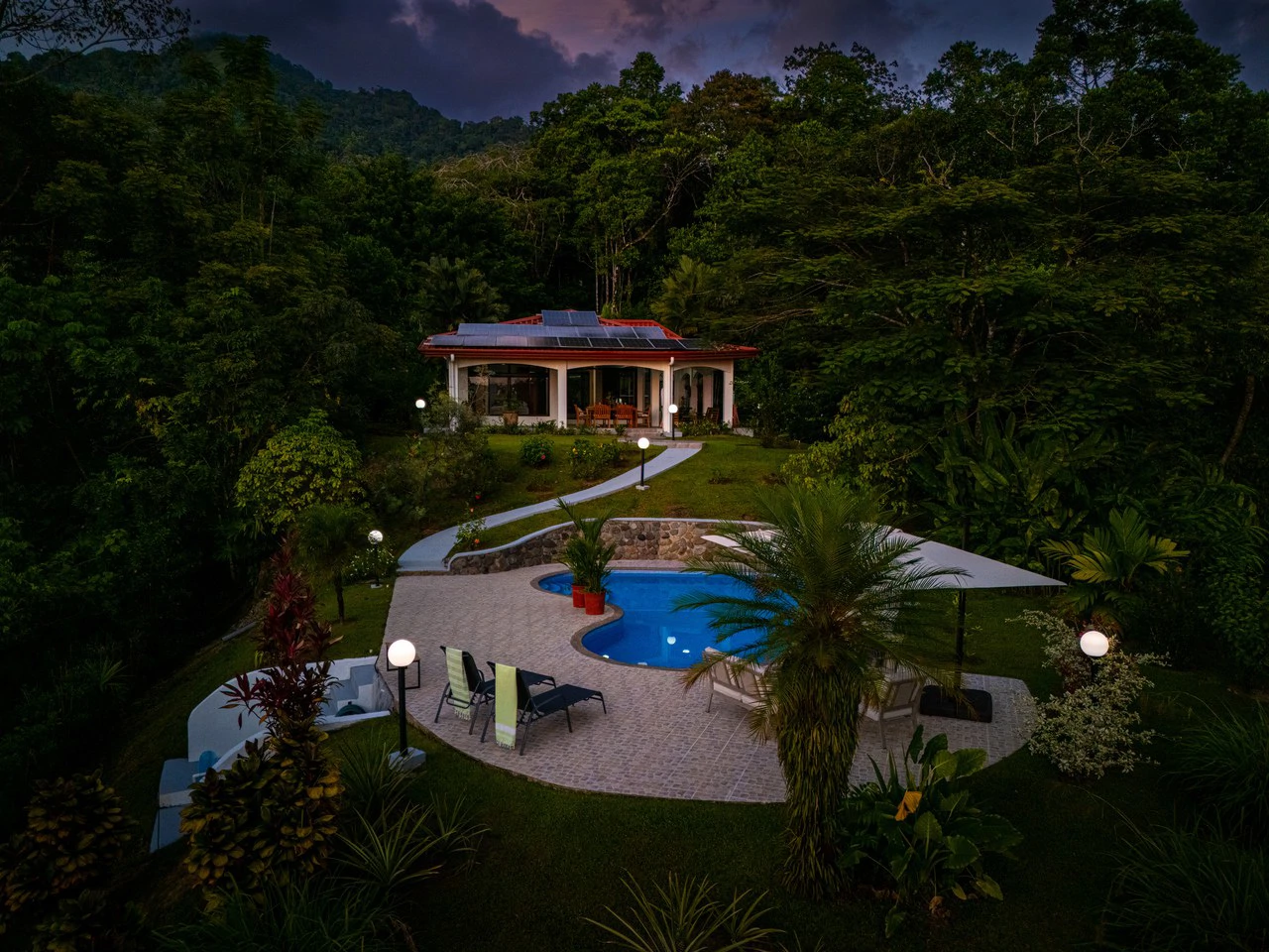 Villa Allamanda: Privacy Galore, Ocean, Jungle and Mountain Views - Gallery image 17