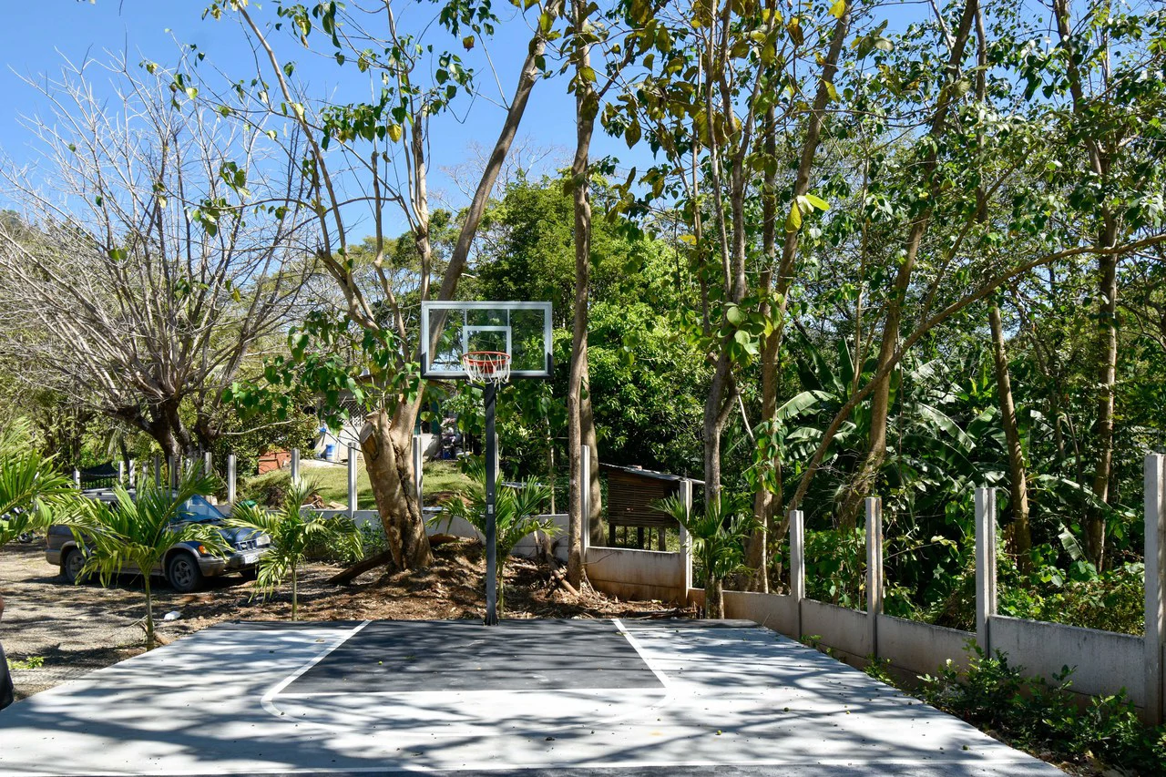 Home and Rental Apartment in Quiet Neighborhood - Gallery image 17