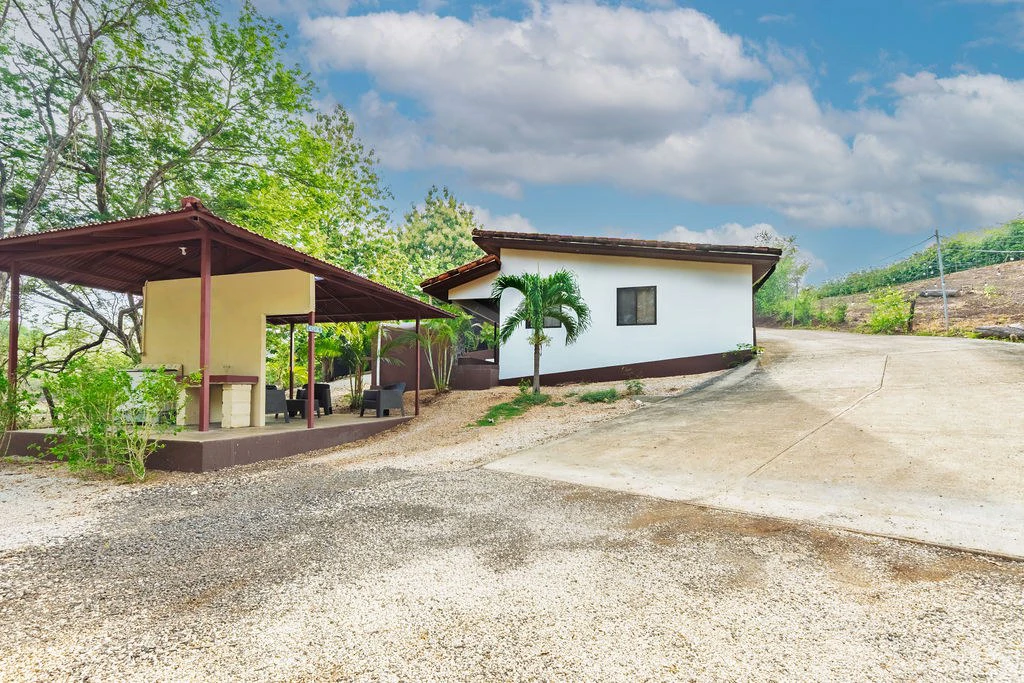 Villa Los Monos: High-Income 9-Unit Rental Property Near Playa Grande - Gallery image 61