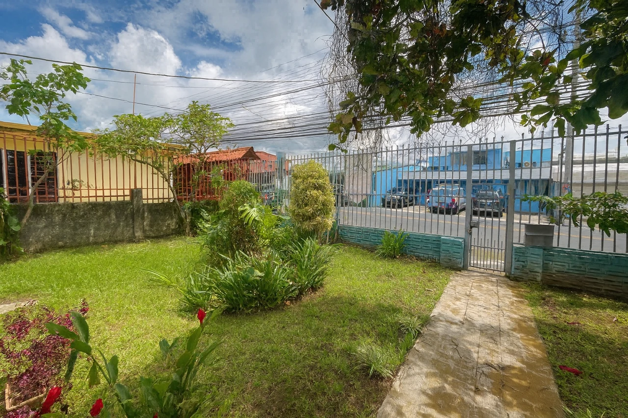 Barrio Pilar, Guadalupe: Development Lot for Sale in Barrio Pilar, Guadalupe – 2,227 m² with Mixed Land Use for Commercial or Residential Projects - Gallery image 3
