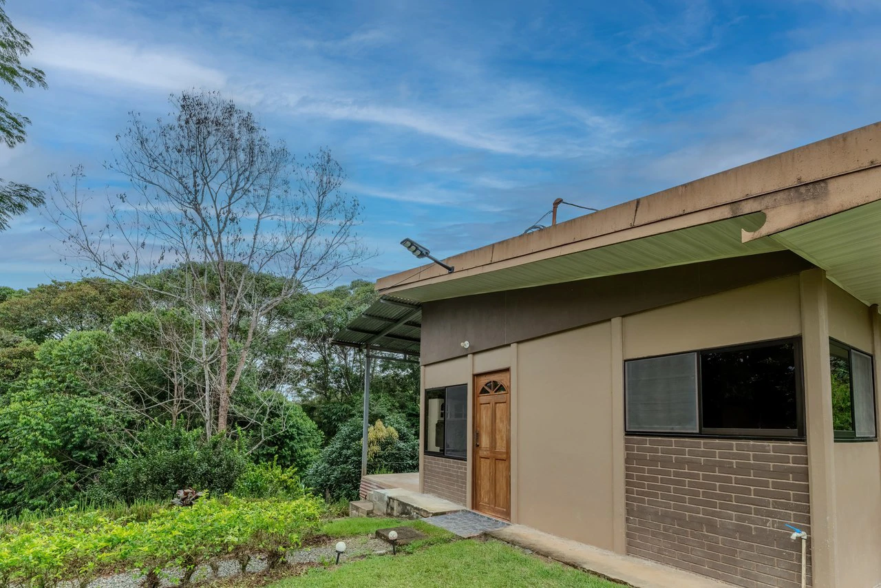 Multi-Family Compound, 4 Fully Furnished Units | 15 Minutes to the Beach - Gallery image 38