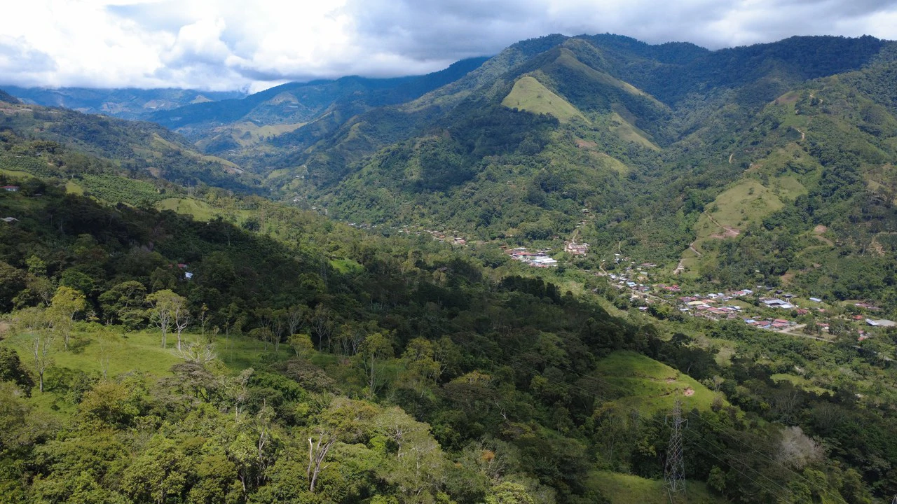 Countryside Home Construction Site For Sale in San Isidro del General - Gallery image 15
