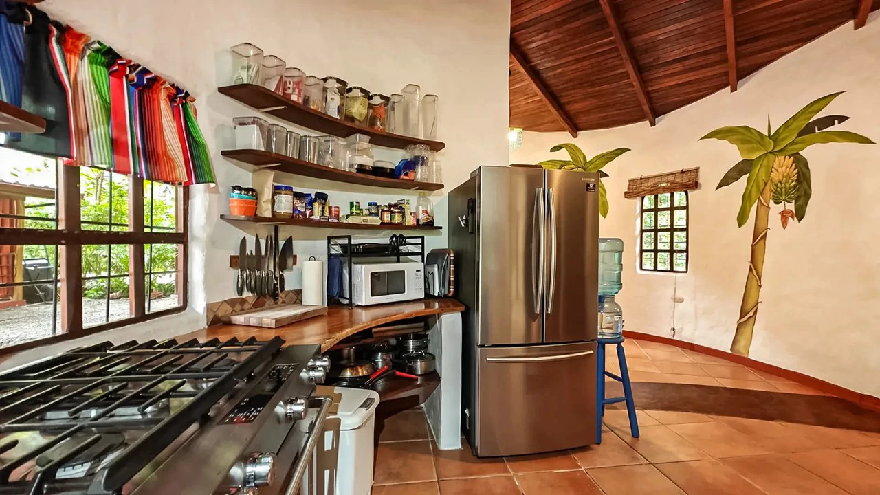ID 956: Turnkey Entertainment Home with Pool on Titled 1,443m² Lot in Playa Chiquita - Gallery image 21