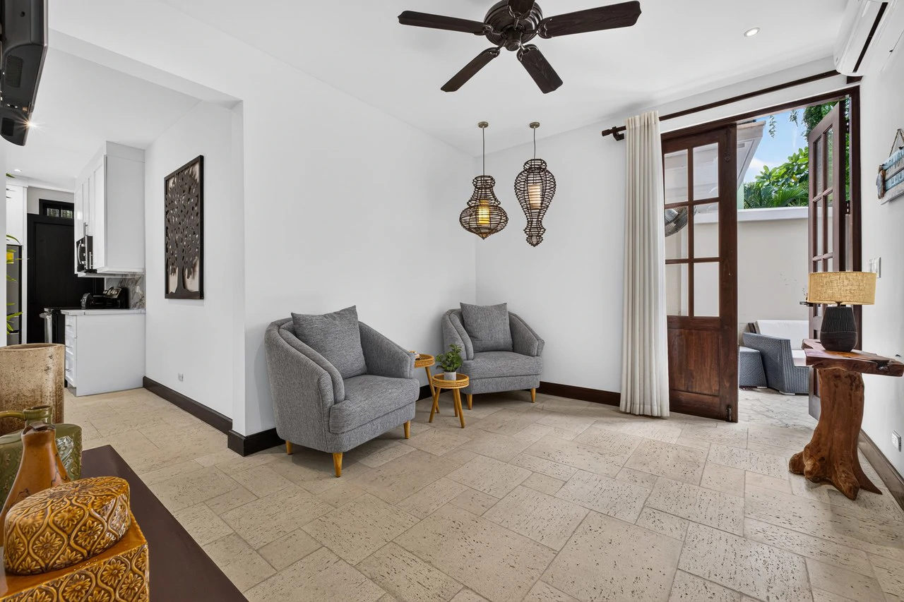 16 Avenida La Antigua: Renovated Turn- Key Living in the Heart of Las Catalinas - photo 8