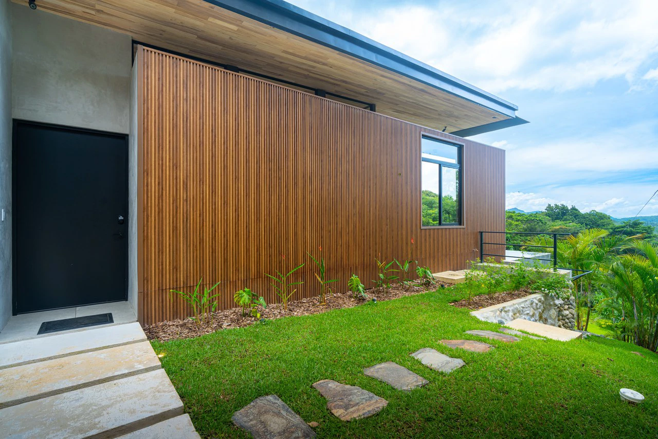 Casa La Artista: Sleek Modern Retreat with Ocean & Mountain Views in Ojochal - Gallery image 16