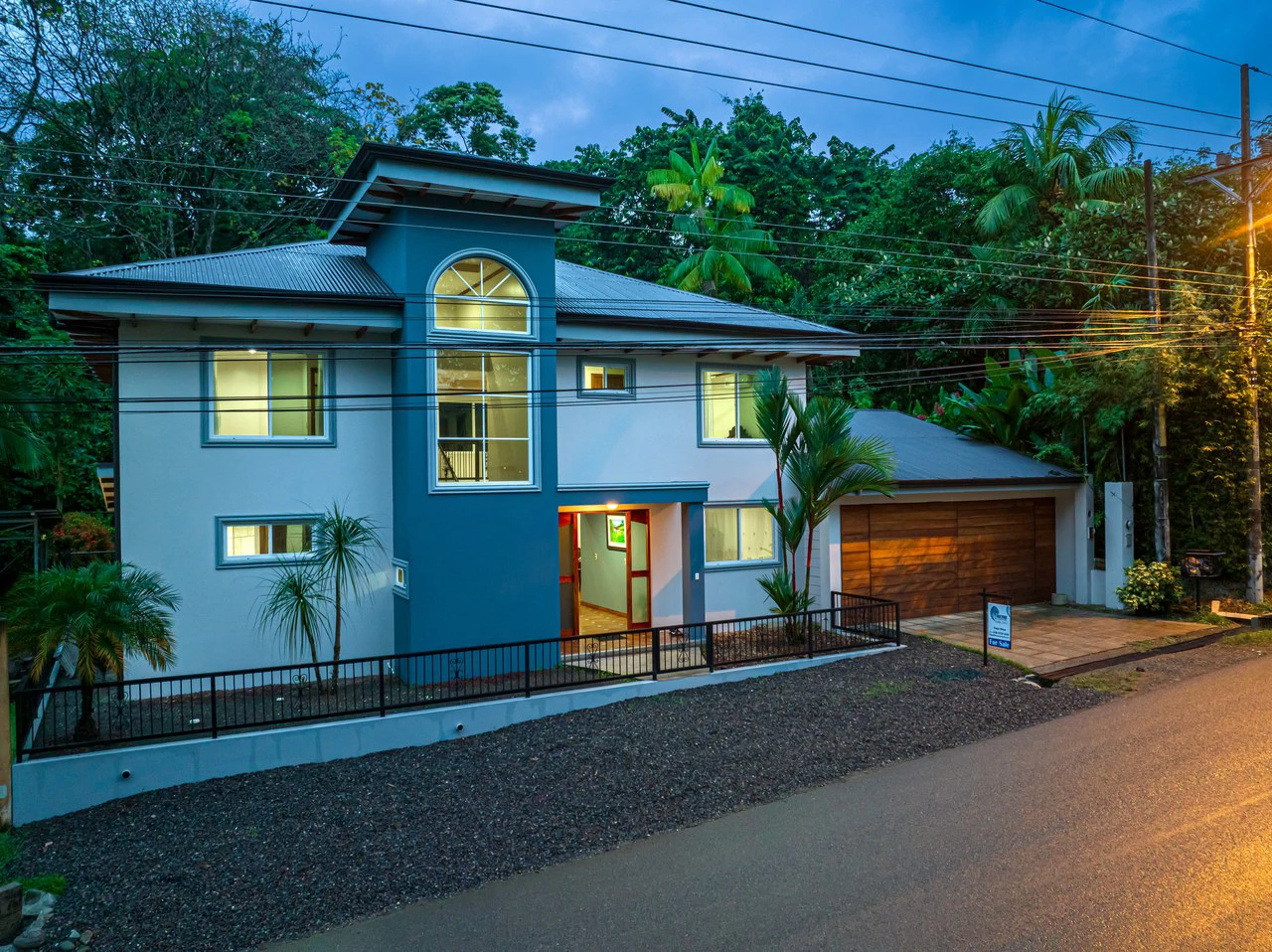 Happy Daze in Uvita: Commercial Building Opportunity in the Heart of Uvita. On Creek with Beautiful Jungle View - Gallery image 5