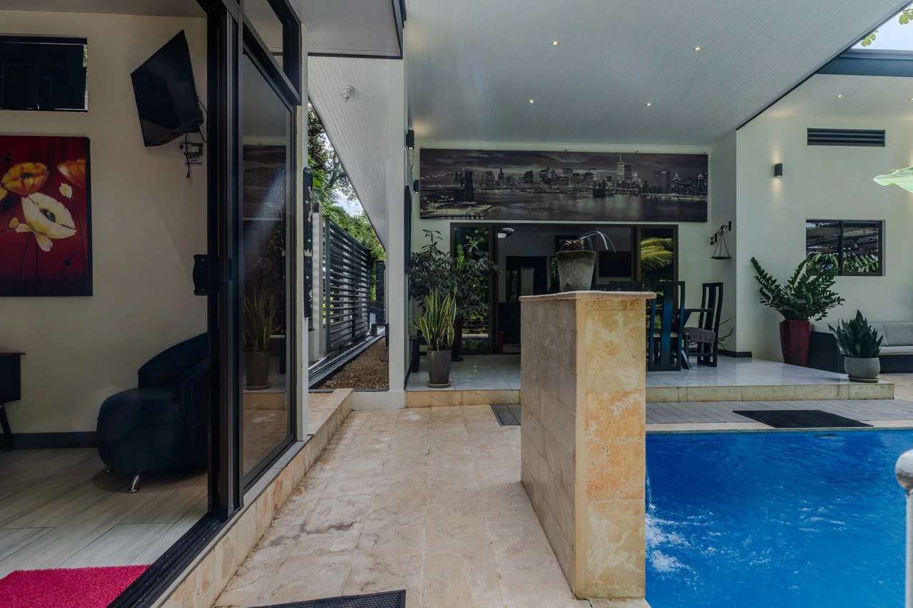 Charming 2 Bedroom Home + Studio located in heart of Uvita - photo 24