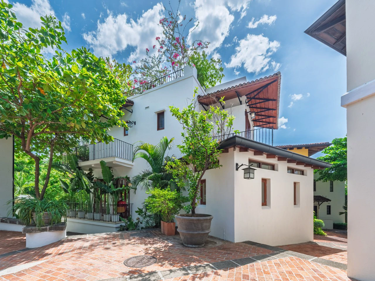 25 Paseo Del Mar: Best-Priced Beachfront Home in Las Catalinas - Gallery image 49