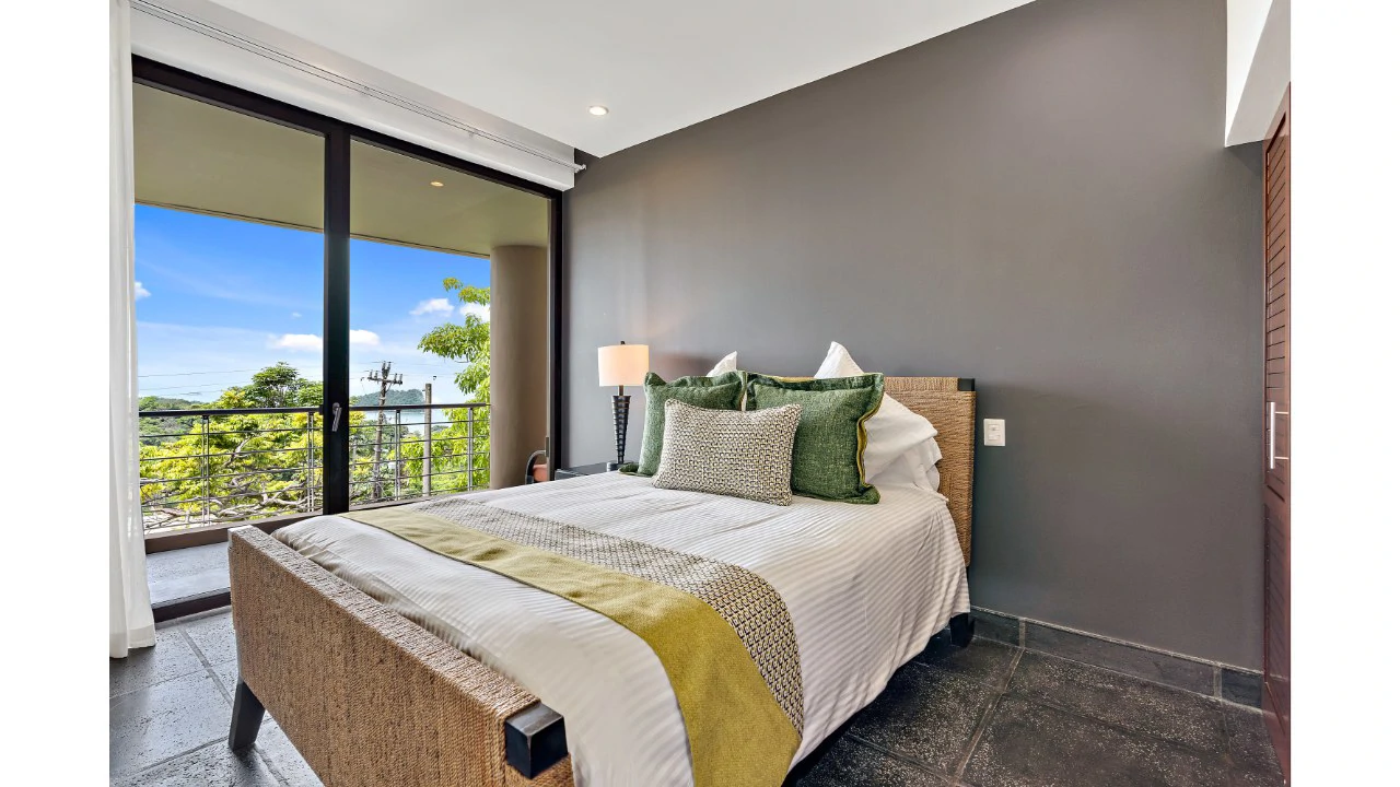 Penthouse: Live in the number one luxury development with private beach in the national reserve of Manuel Antonio - Gallery image 15