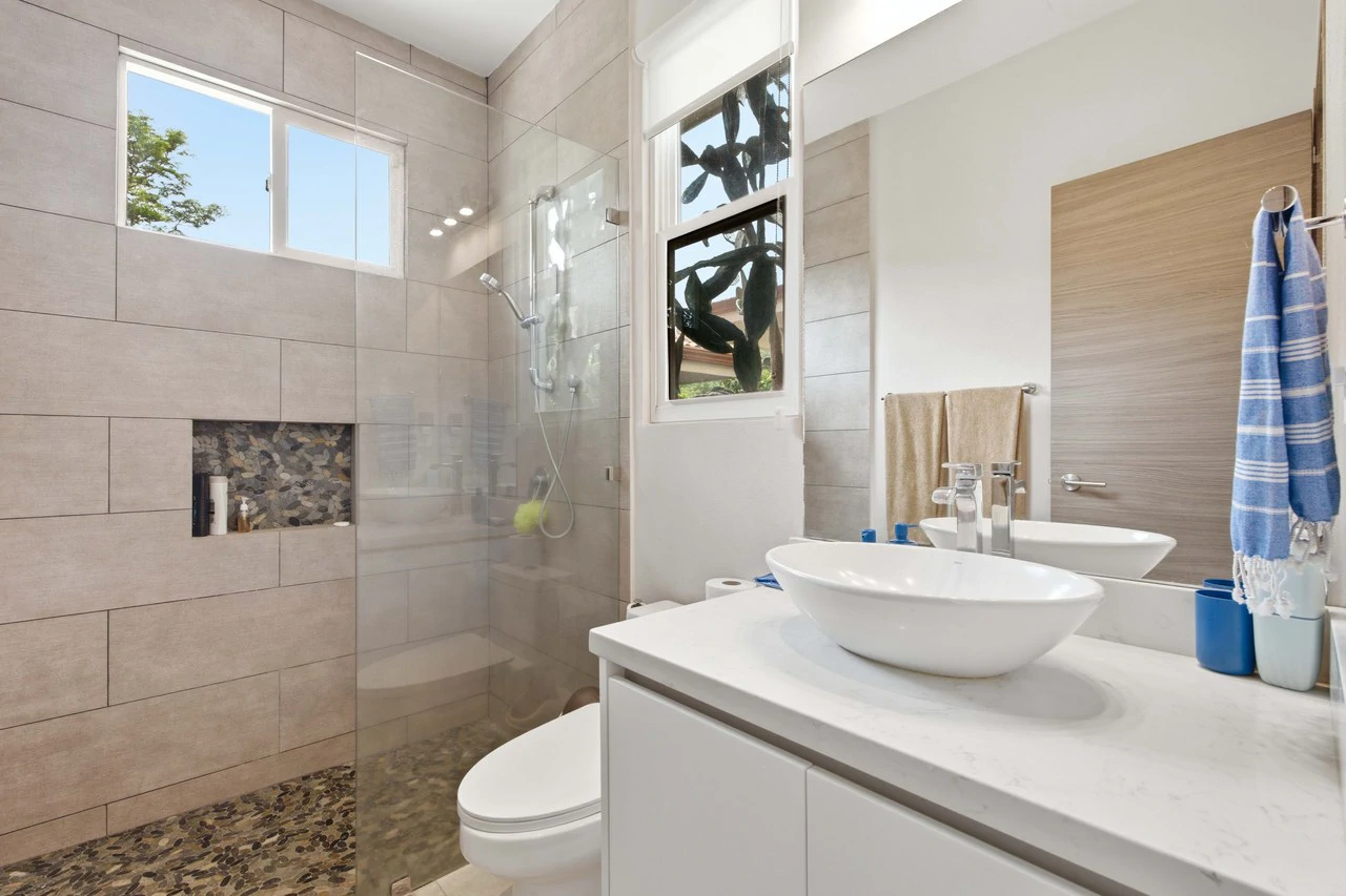 Casa Oasis: 3BR Main Residence + 2BR Guest House with Pool in Mar Vista, Playa Flamingo - Gallery image 14