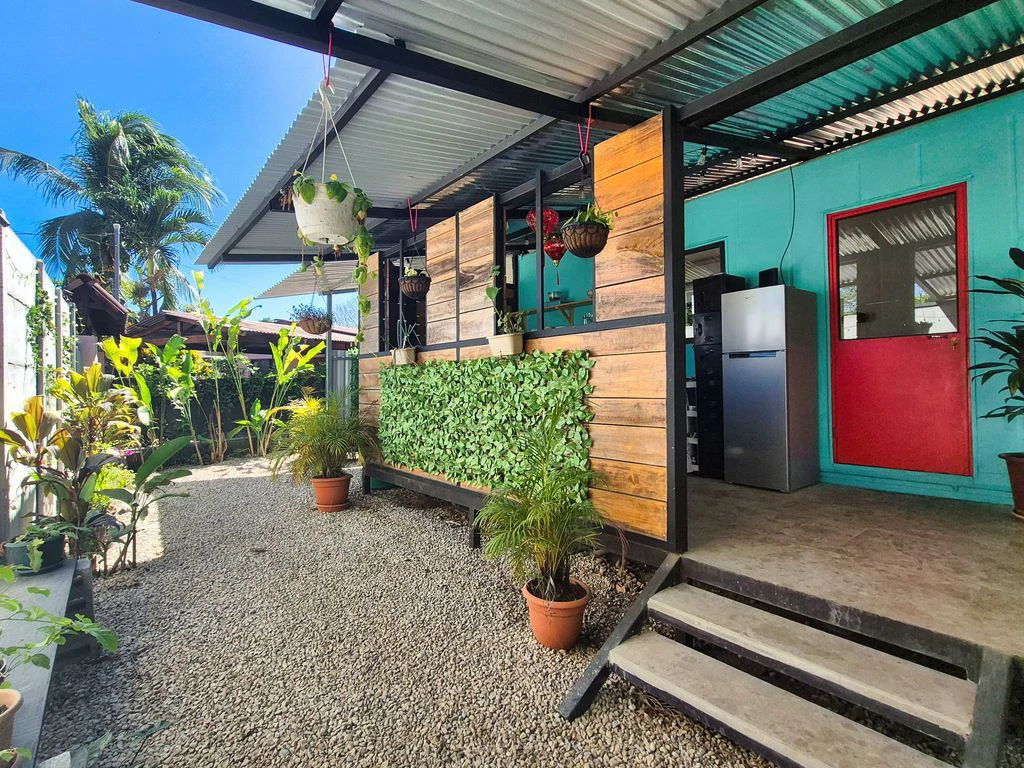 Casa Nomad: Affordable Beachside Living in Samara – Unique 2-bedroom Container home – Walking Distance To The Beach - Gallery image 6